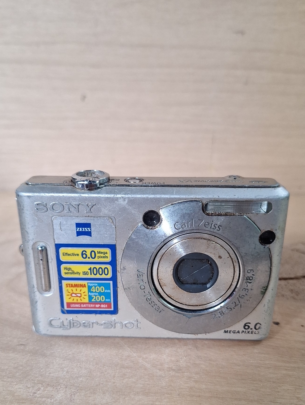 Sony Cyber-shot DSC-W30 digital camera 6.0-megapixel Sensor Selling For Parts - Picture 2 of 6